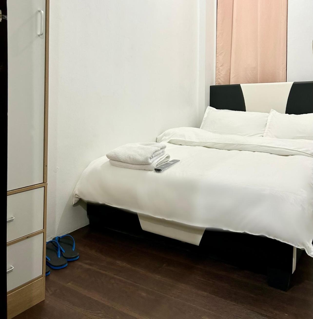 Private Room With Ac And Fan At Ekg Manila House Rental Exteriér fotografie